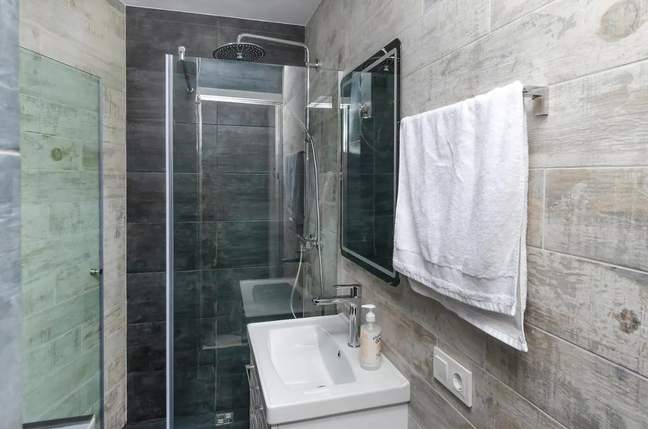 Green Line Apartment باتومي