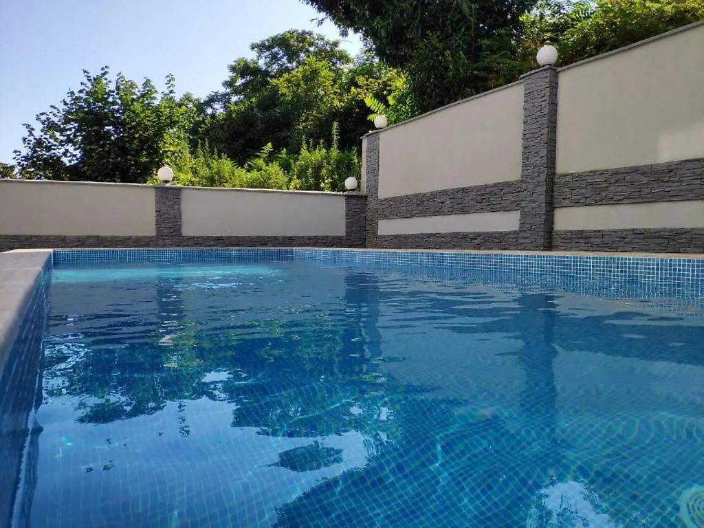 Green Line Apartment باتومي