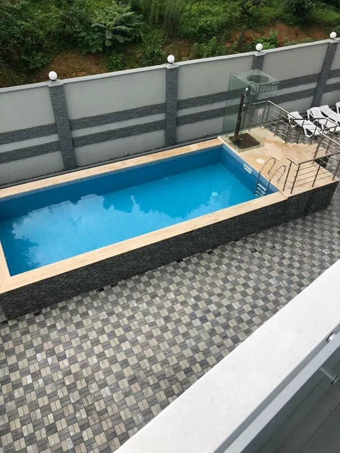 Green Line Apartment باتومي